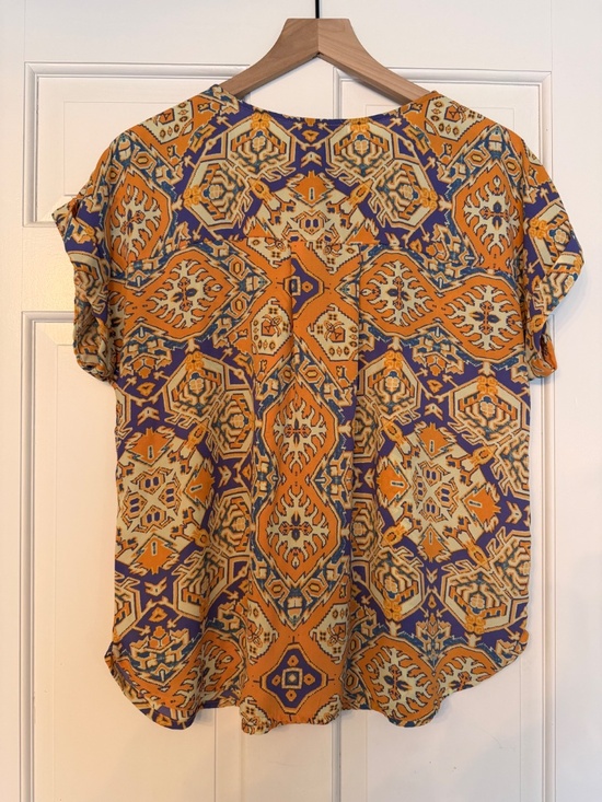 Bright patterned blouse - Picture 3 of 3